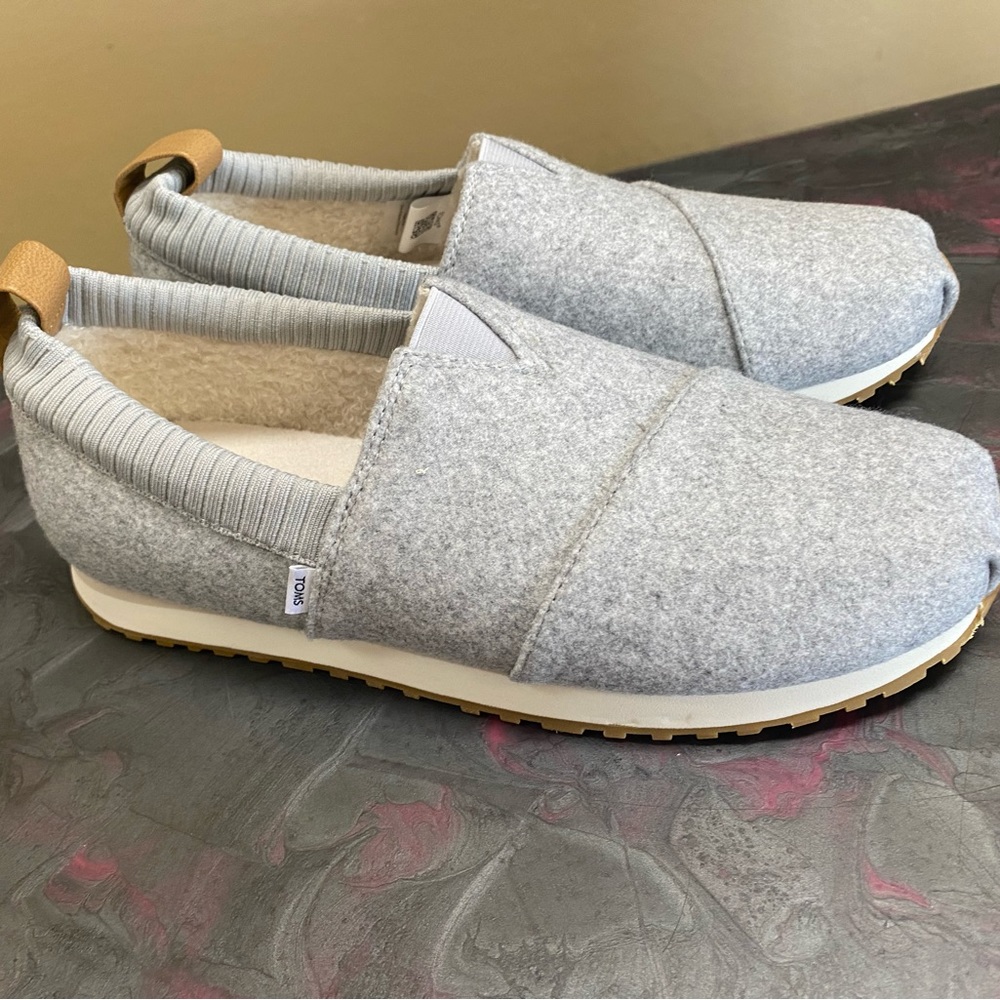 NWT TOMS Gray Flannel Shoe